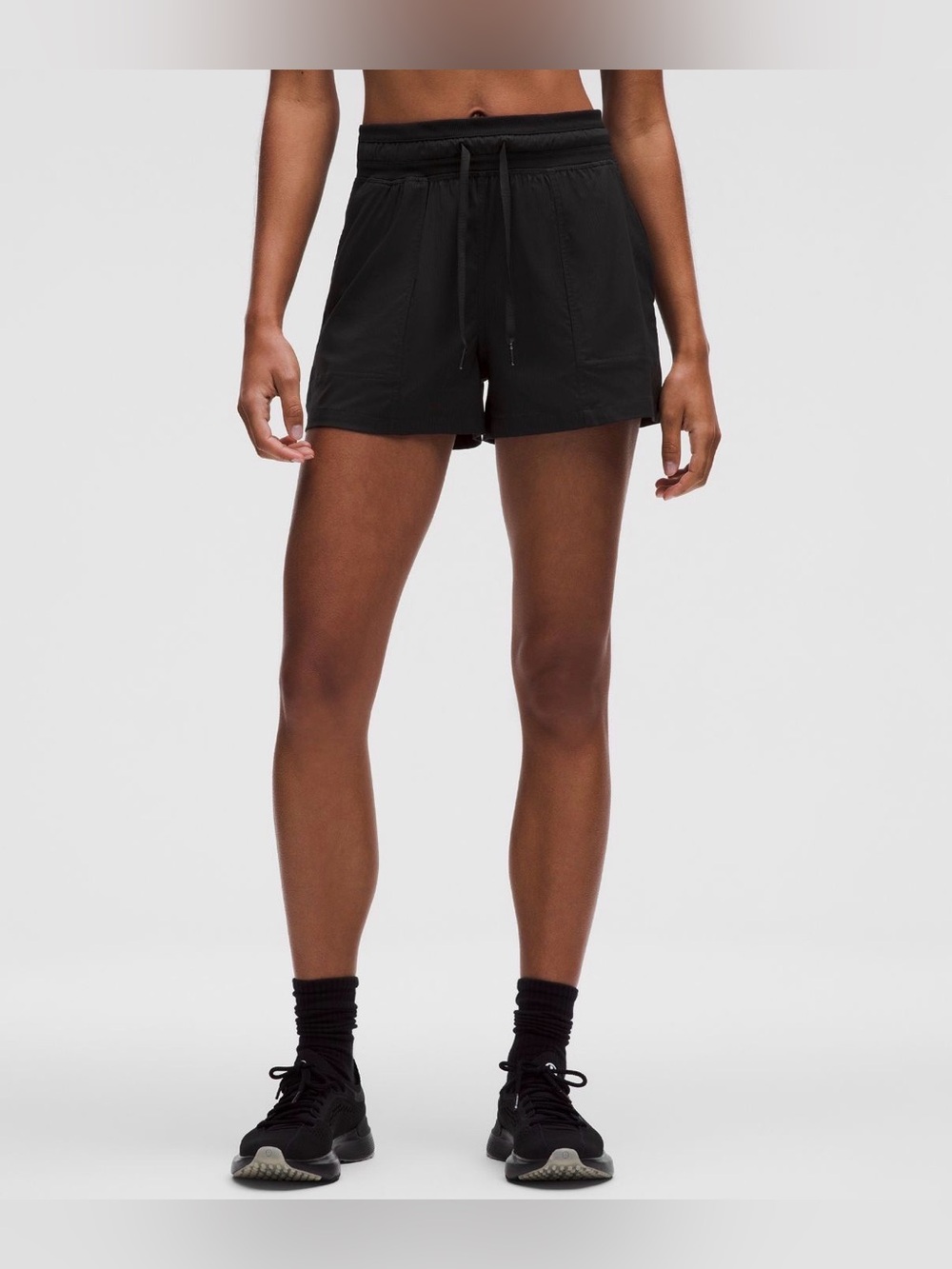 NWT Lululemon Dance Studio High-Rise Short 3.5" - Size 8 - Black - Picture 2 of 9